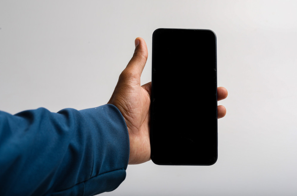 Kinezi brži od Apple-a: Nubia Air stiže pre iPhone Aira