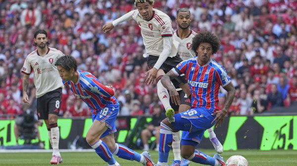 Palas šokirao Liverpul i ukrao mu prvi trofej u sezoni VIDEO