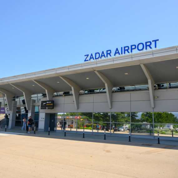 Na aerodromu u Zadru opšti kolaps: Turisti ne veruju šta vide VIDEO
