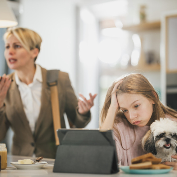 6 znakova da ste ona dosadna mama o kojoj pričaju svi u školi