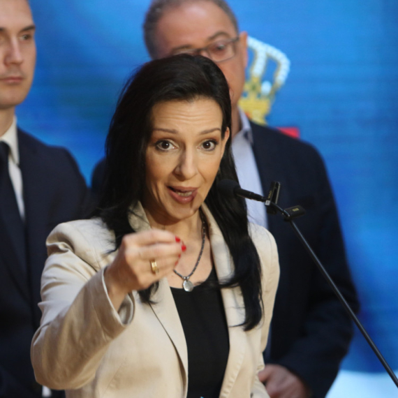 Marinika Tepić o Nenadiću: Prodaje svoje tužioce