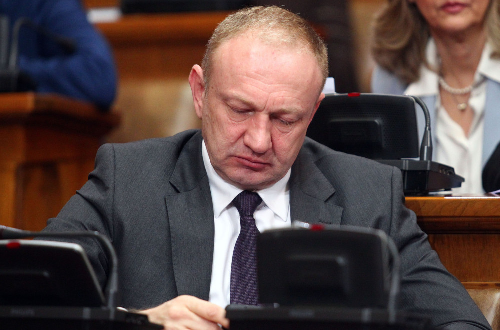 Đilas u skupštini traži da Srbija otme NIS Rusima; Zaboravlja da ga je on prodao 2008. godine