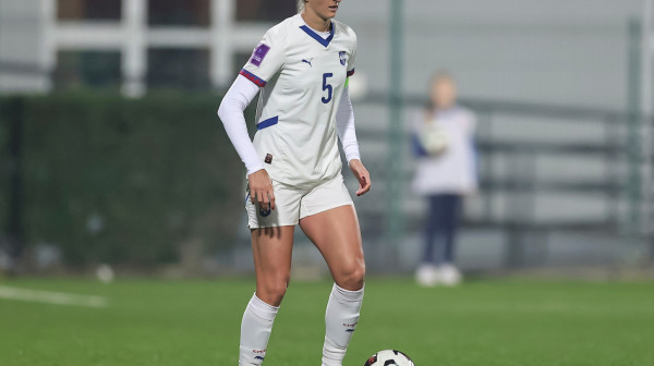 Fudbal je za sve, fudbal je za devojčice – Fondacija Mozzart otvara teren posvećen Violeti Slović