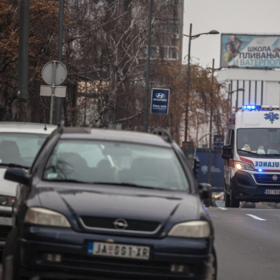 U saobraćajnoj nezgodi u Borči povređen dečak