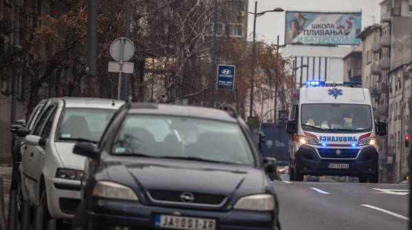 Burna noć u Beogradu: Saobraćajka u Kirovljevoj – tri osobe povređene