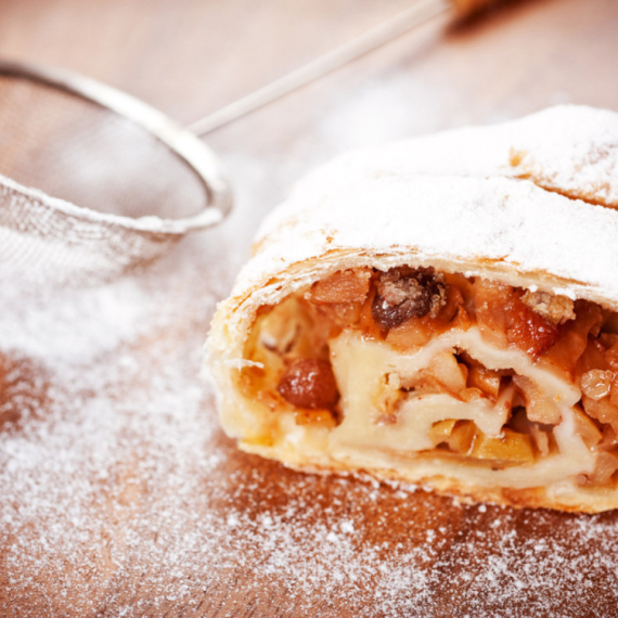 Najlakši recept za kolač koji miriše na detinjstvo