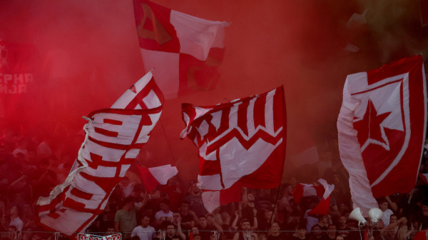 Zvezda časti navijače zbog rođendana "Marakane"
