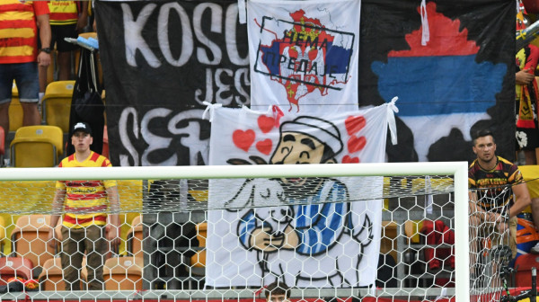 UEFA kaznila Poljake zbog "Kosovo je Srbija" i uvrede za Novi Pazar
