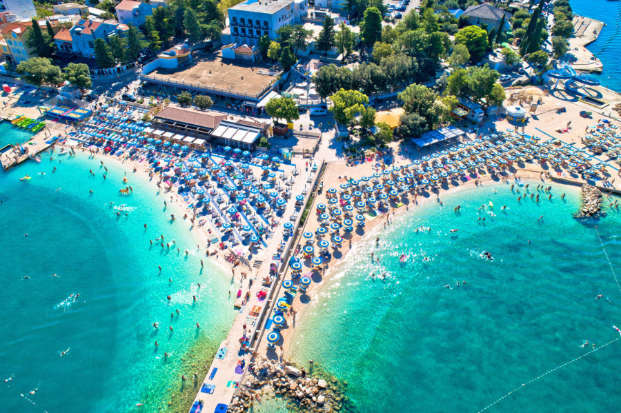 Turisti prave haos u hrvatskom letovalištu: Nema tuševa, nuždu vrše po parkovima, a žale se na cene
