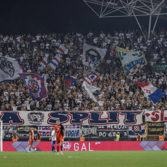 Torcida "krenula" na Tiranu, u Crnoj Gori ih pomešali sa vatrogascima