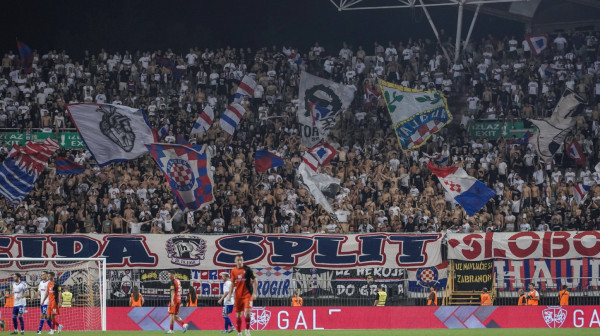 Torcida "krenula" na Tiranu, u Crnoj Gori ih pomešali sa vatrogascima