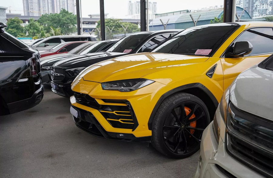 Vlasti zaplenile 258 skupocenih automobila: Luksuz da, ali pravila su ista za sve FOTO
