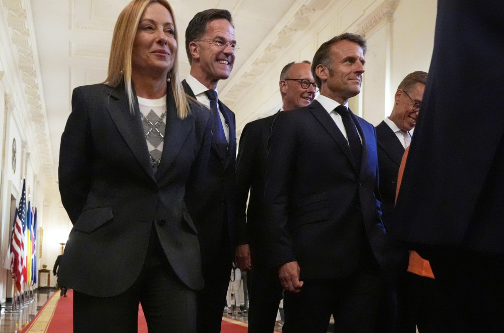 Sprema se "NATO lajt"