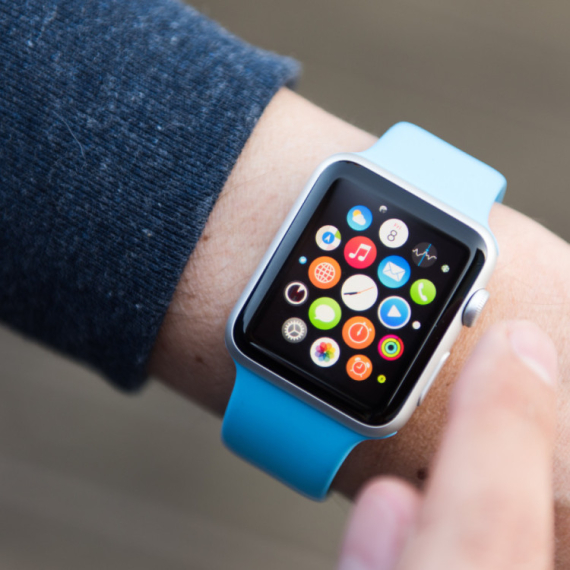 Velika pobeda za "Jabuku": Apple Watch ostaje u prodaji uprkos tužbama