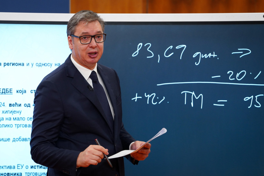 Obaraju se kamate! Vučić: Ovo su najniže kamatne stope za gotovinske kredite u istoriji Srbije