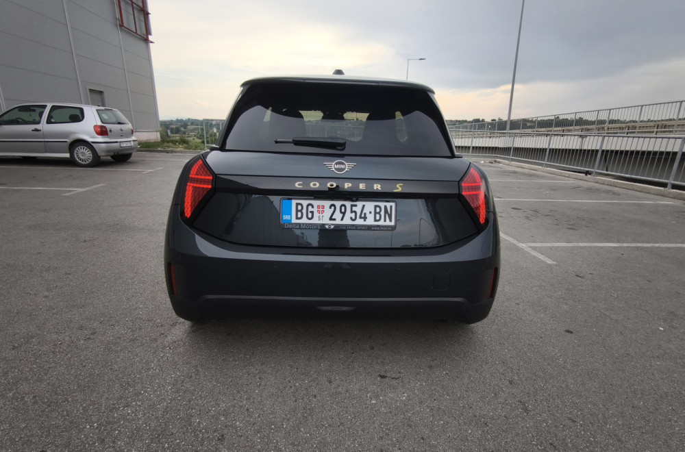 Vozili smo: Mini Cooper SE (2024) – električna šmekerica