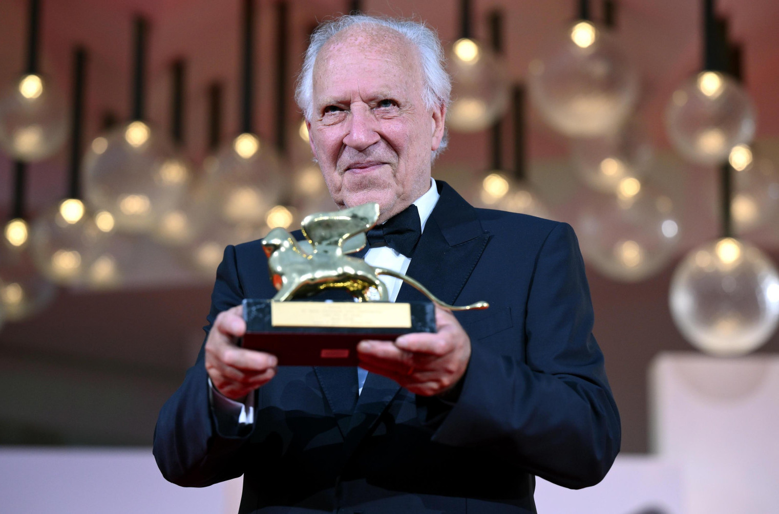 Otvoren 82. Filmski festival u Veneciji: Zlatni lav Verneru Hercogu FOTO/VIDEO