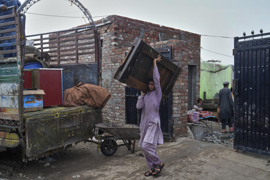 Disaster: More than 800 dead PHOTO/VIDEO