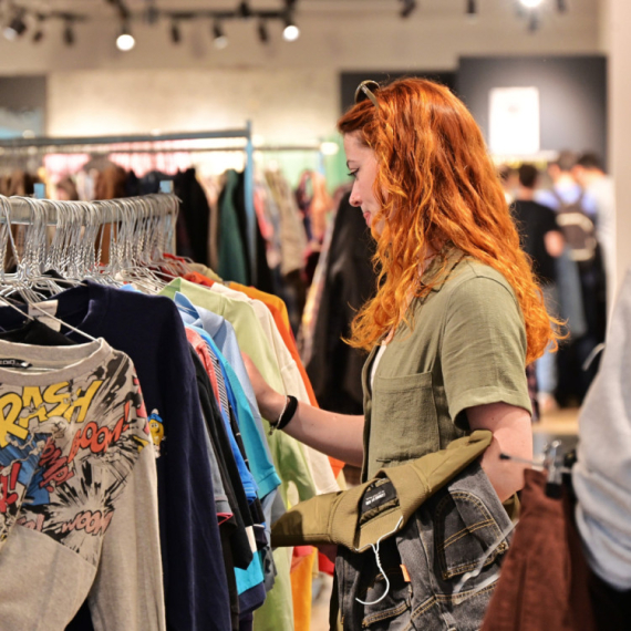 Kupujete u second hand radnjama? Ove tri stvari odmah stavite u zamrzivač