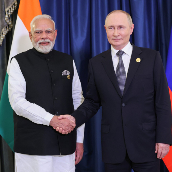 "Poruka Vašingtonu"; Modi objavio fotografiju iz Putinove limuzine FOTO