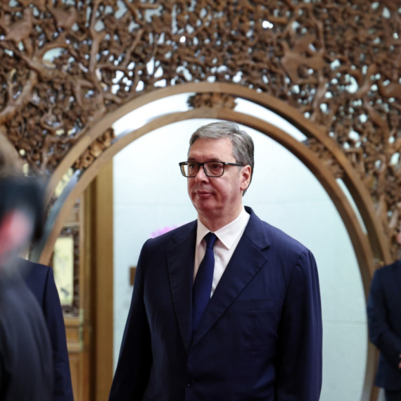 Vučić čestitao Vaskrs: Porodični sto je mesto gde se okupljaju generacije; Srećan najveći hrišćanski praznik