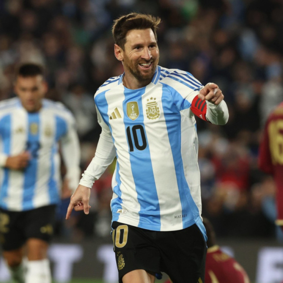 Emotivni Mesi se u svom stilu oprostio od argentinske publike VIDEO