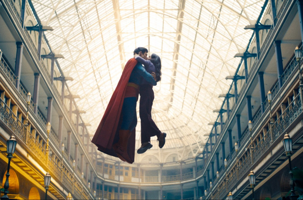 Kao na filmu: Supermen stiže pre očekivanog vremena FOTO/VIDEO