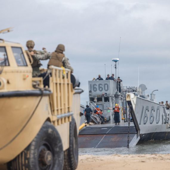 Trump doubles Marines in the Persian Gulf: Invasion of key Iranian island underway
