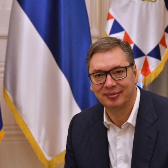 Vučić: Sniženje čak 20.000 proizvoda u marketima; Uskoro otvaranje pruge Beograd-Subotica