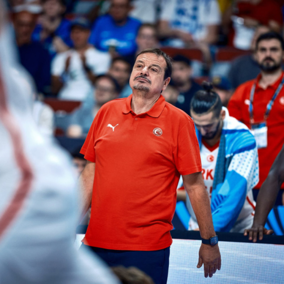 Ataman pobesneo: "Reagujte – ljudi su bili na mesecu"