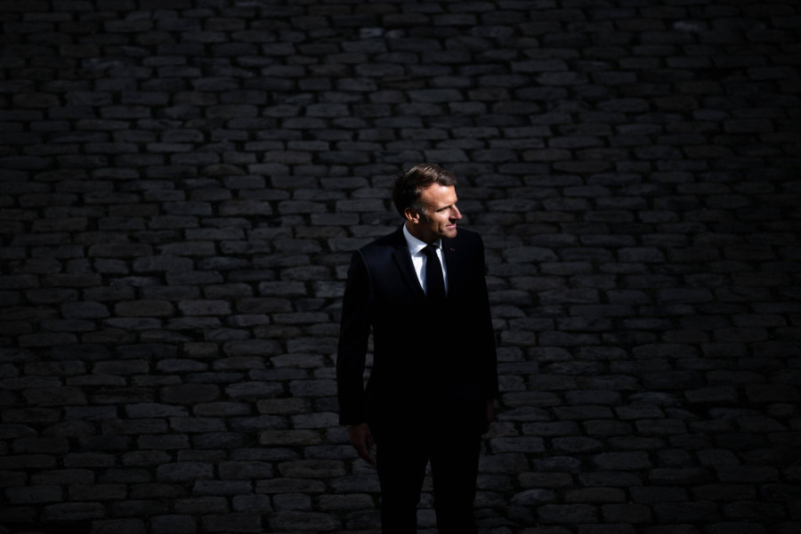 Macron under pressure: Snap elections or resignation?