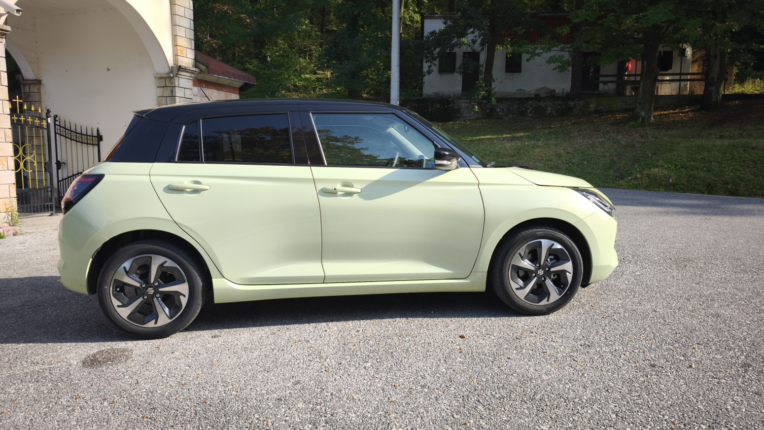 Vozili smo: Suzuki Swift 1.2 Hybrid – troši k