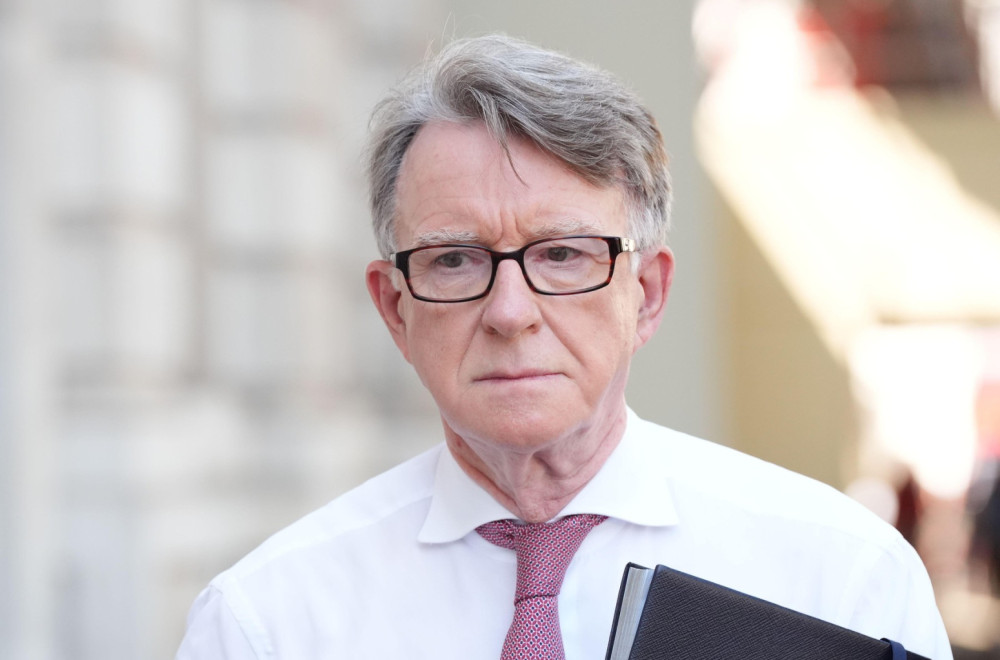 Preselo mu druženje sa Epstajnom: Britanski ambasador iz ide kući