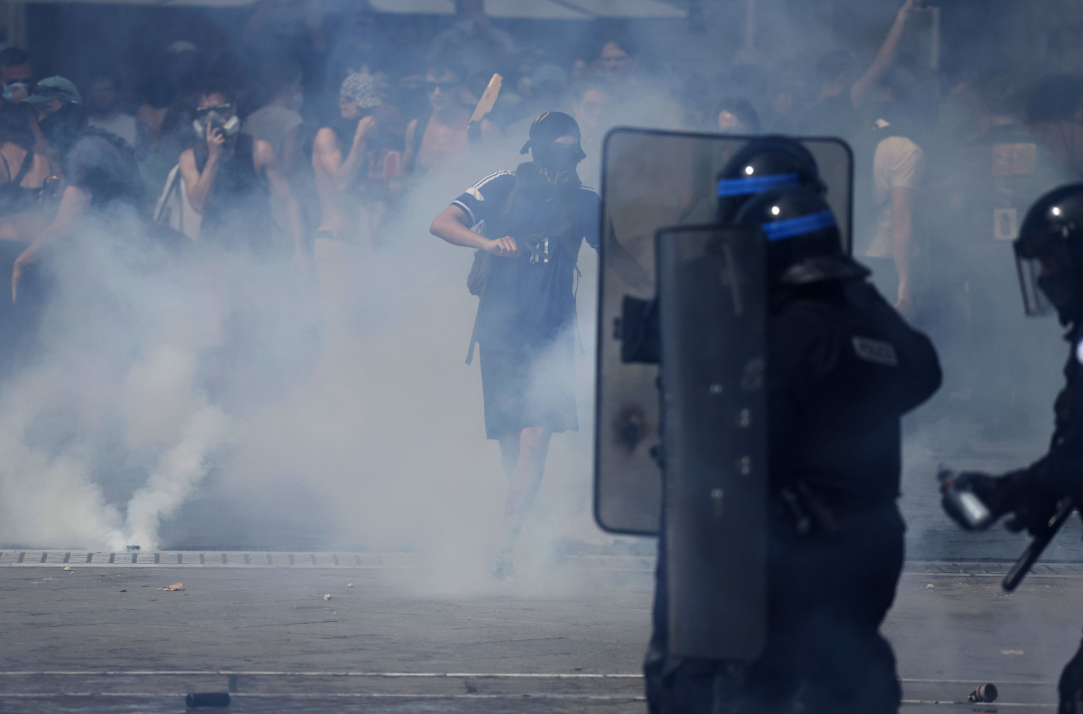 Bez milosti prema onima koji blokiraju; Francuski MUP uhapsio čak 473 osobe