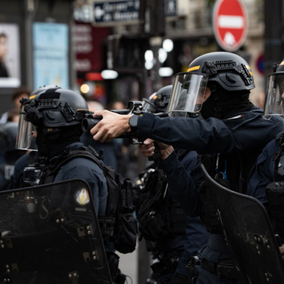 Francuska policija brutalno razbila sve blokade; Skoro 700 uhapšenih; Pariz "počišćen" FOTO/VIDEO