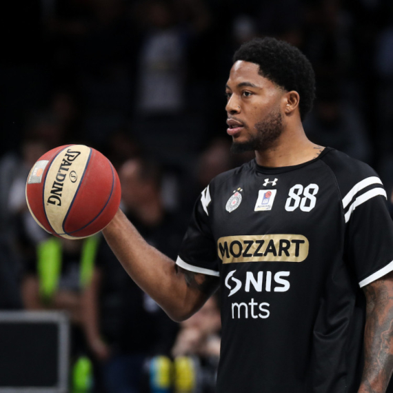 Tajrik Džons u Olimpijakosu? Oglasio se i Barcokas