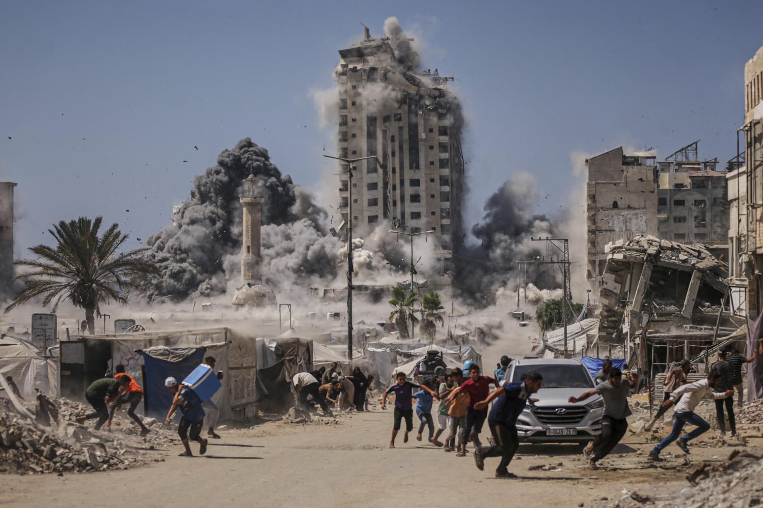 The world is appaled; Horrific footage of the attack; UN: It is genocide PHOTO/VIDEO