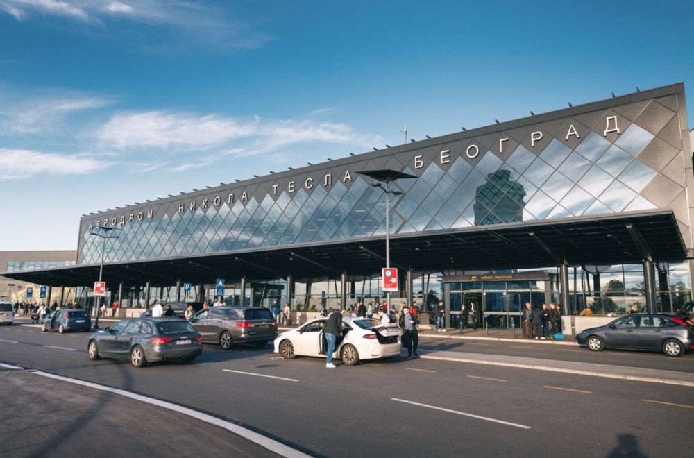 Avion iz Hurgade prinudno sleteo na beogradski aerodrom; U toku je evakuacija
