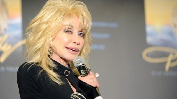 Zdravlje Doli Parton ponovo u centru pažnje: Lekar joj zabranio da putuje VIDEO