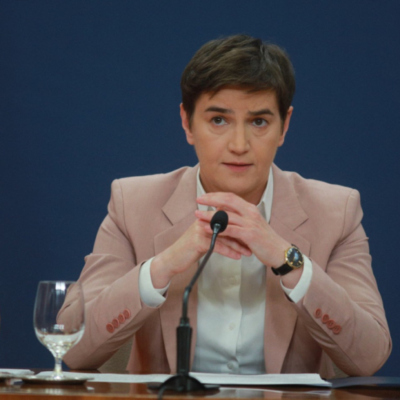 Besmisao; Blokaderi iz bivše vlasti predlože zakone, a onda se ne pojave na sednici kada se glasa VIDEO