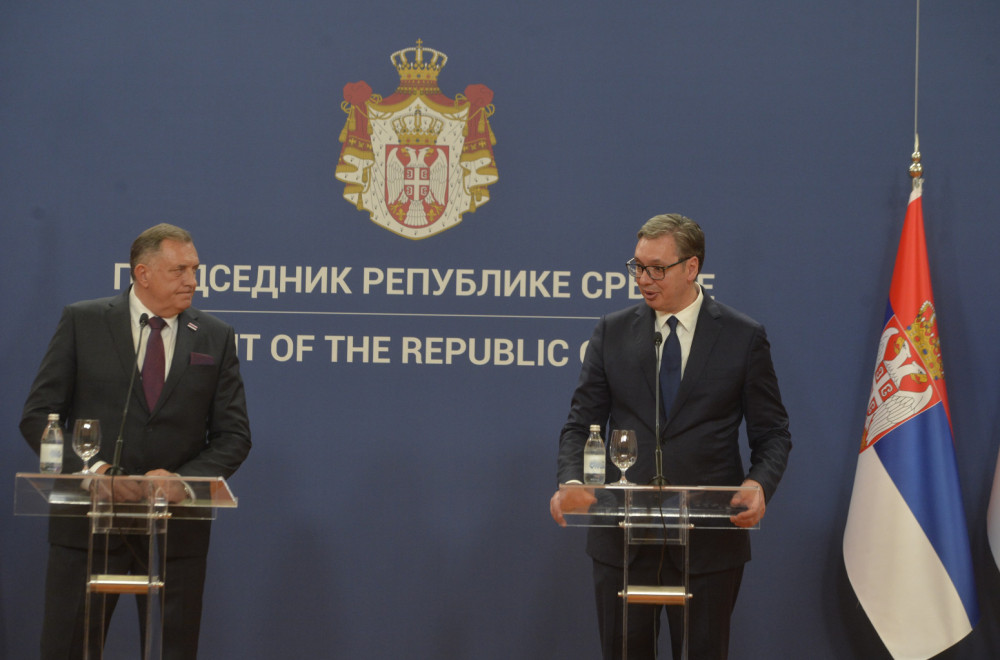 Vučić: Najvažnije je da u narednom periodu izdržimo sve pritiske; Dodik: Vratili smo ponos vojsci FOTO/VIDEO