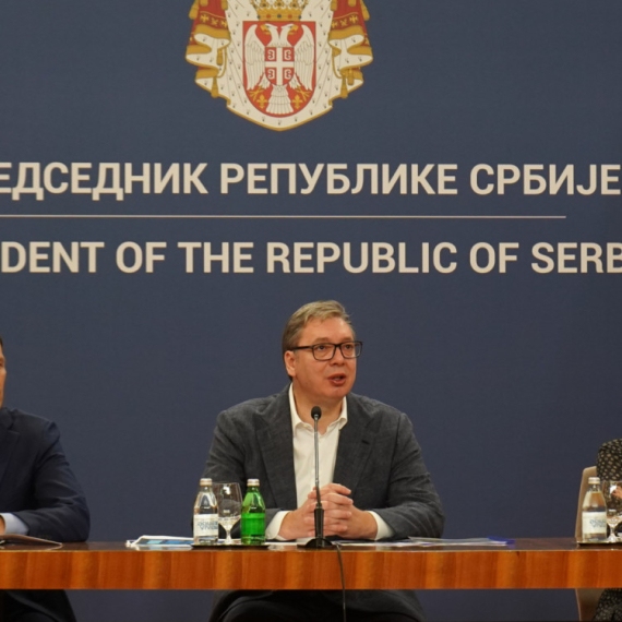 Vučić predstavio nove ekonomske mere: Nova pravila o legalizaciji, veće plate i penzije... VIDEO