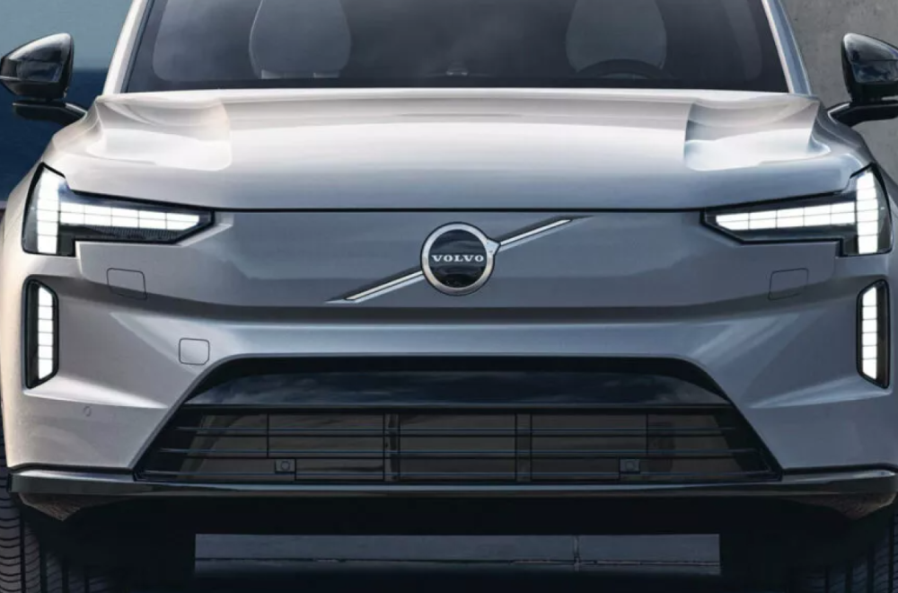 Volvo unapredio SUV sa tri reda sedišta FOTO