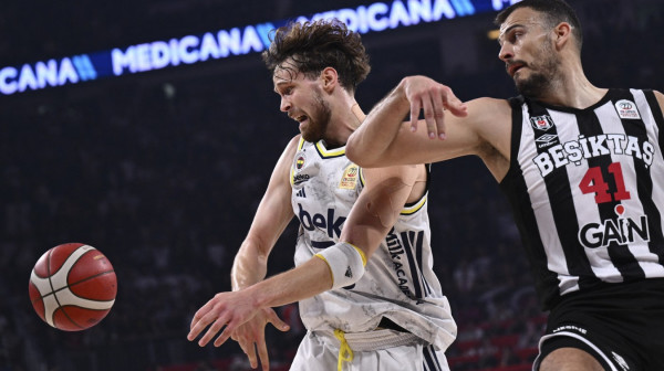 Jantunen posle Srbije "rastužio" i Alimpijevića – Fenerbahčeu trofej posle osam godina