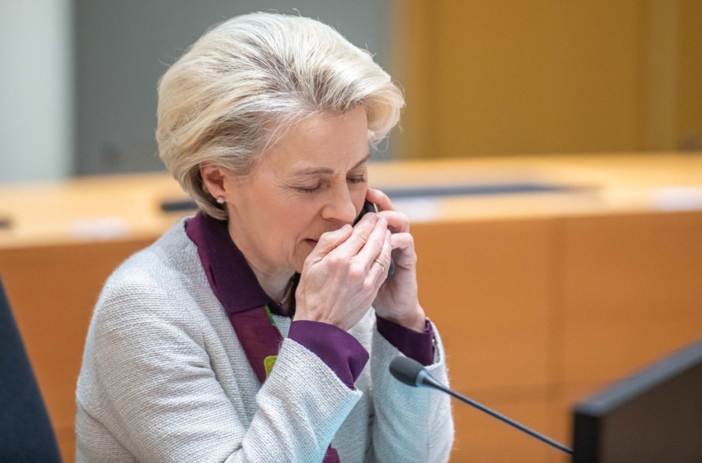 Where did the text messages disappear; Why are Ursula von der Leyen's messages automatically deleted?