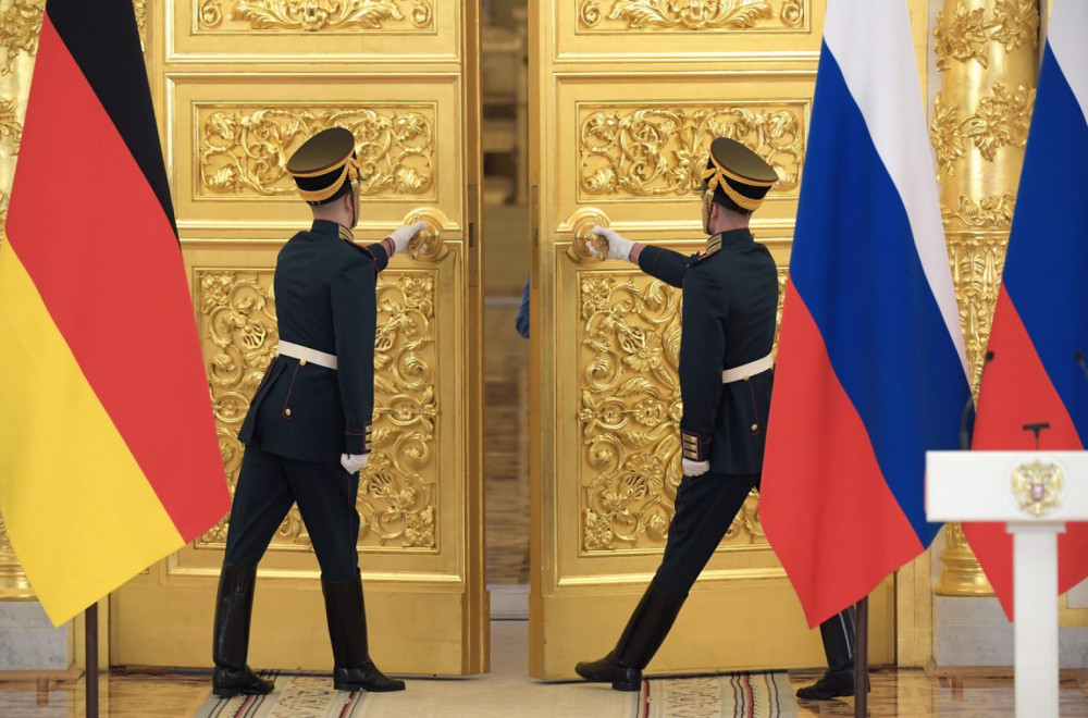 Angela je zapravo zarila nož u leđa Putinu