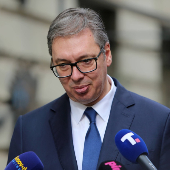 "Važno što je Vučić u Tivtu"; Starović: "Uz Koštinu posetu, to je pozitivan zamajac na putu Srbije ka EU"