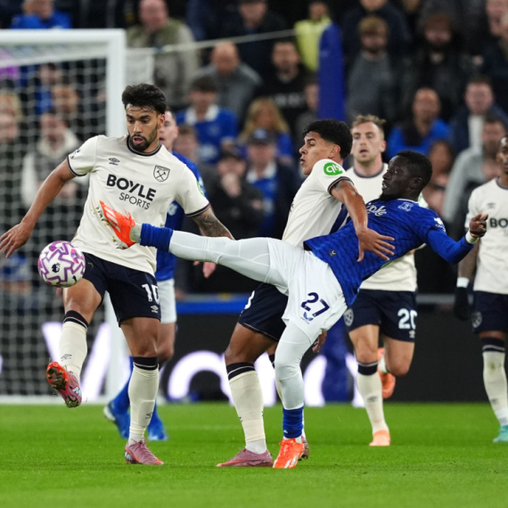 Evertonu pripalo prvo, a Vest Hemu drugo poluvreme