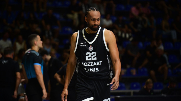 Oglasio se Parkerov agent