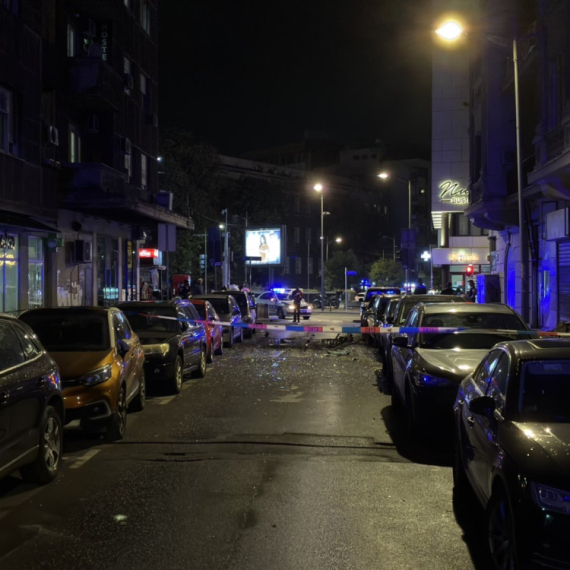 Eksplozija u stanu u Kosovskoj ulici: Sumnja se na plinsku bocu; Jedna osoba poginula FOTO/VIDEO